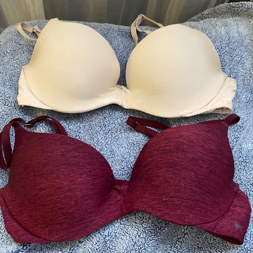 💗TWO Victoria’s Secret Pink Push Up Bras